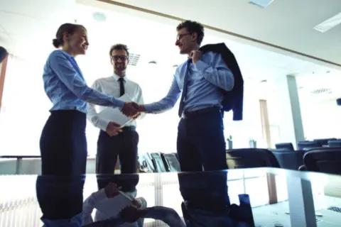 5 trucos psicológicos para hacerte un mejor conversador de negocios