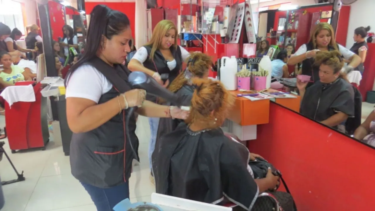 Pasos para iniciar emprendimientos de moda y belleza en el Perú