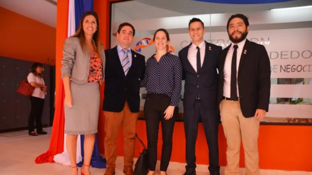 Jóvenes peruanos lideran y asesoran al programa de emprendimiento del Gobierno del Paraguay