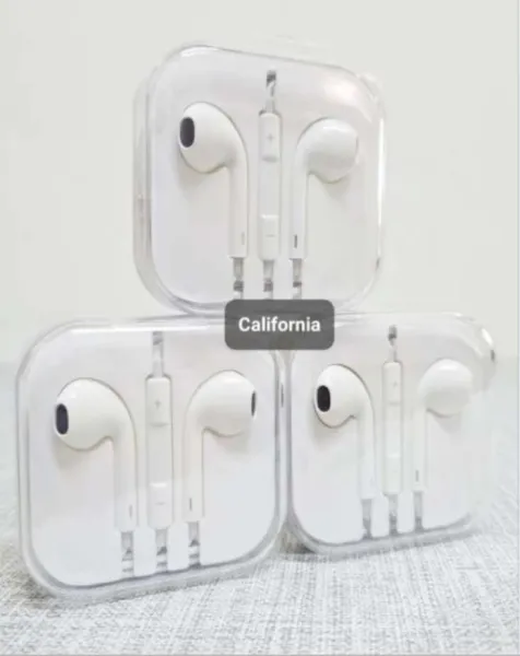 Audifono California.