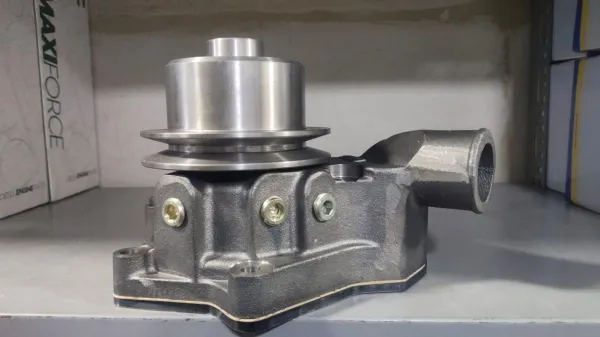 BOMBA DE AGUA MOTOR 4039D (7HUECOS)